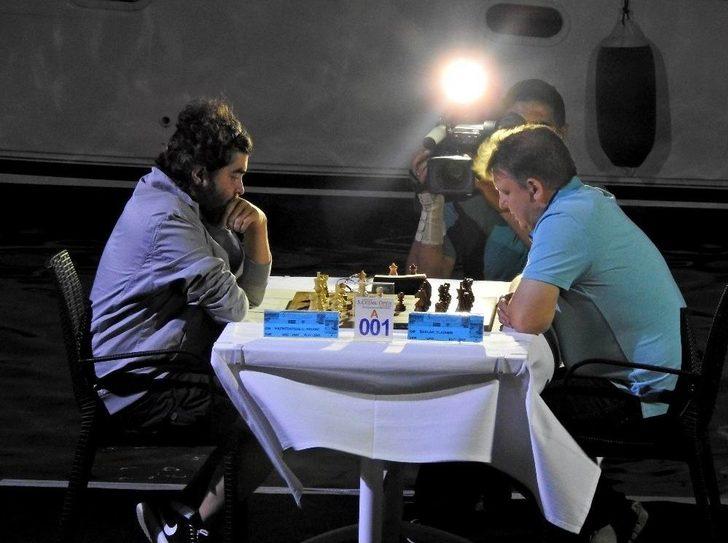 Deniz Üstünde Satranç G4