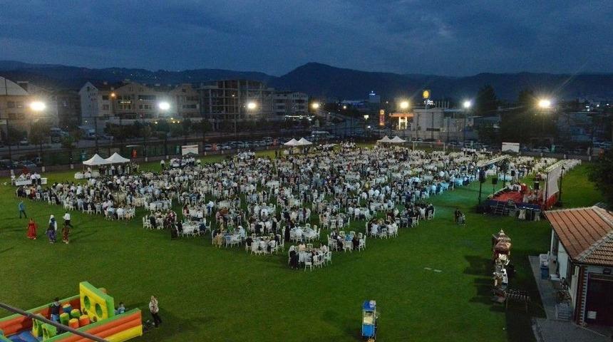 Nil&uuml;fer Belediyesi 30. Kuruluş Yıl D&ouml;n&uuml;m&uuml;n&uuml; &Ccedil;alışanlarıyla Kutladı