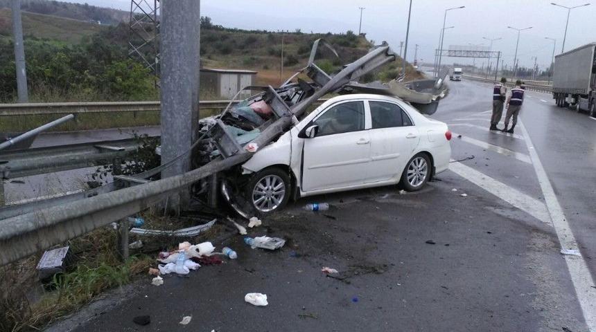 Sakarya&rsquo;da Feci Kaza: 1 &Ouml;l&uuml;, 4 Yaralı