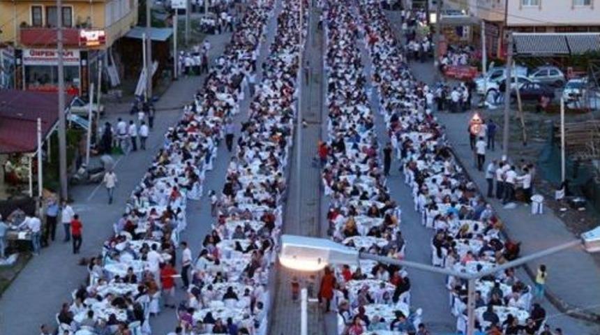 Kardeşlik Sofraları Erenler&rsquo;de Kuruluyor