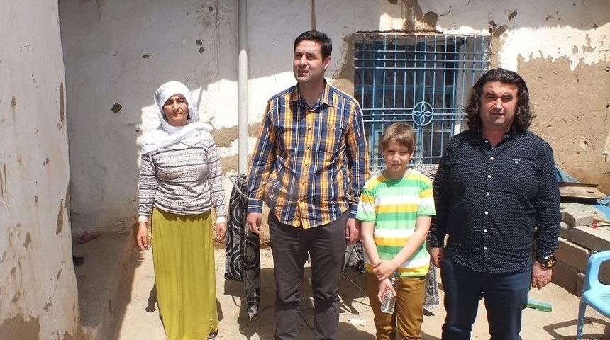 Kaymakamdan Evi Yakılan Aileye Yardım