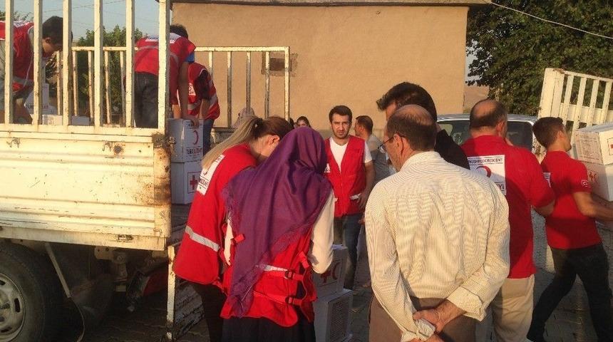 T&uuml;rk Kızılayı Batman&rsquo;da 500 Aileye Gıda Kolisi Dağıttı