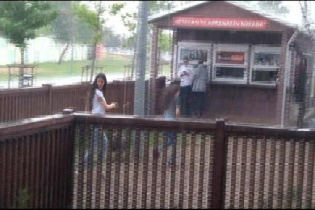 İstanbul da Semt Yağmuru 1