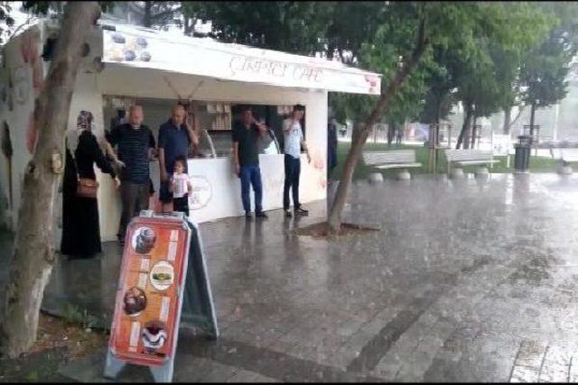 İstanbul da Semt Yağmuru 2