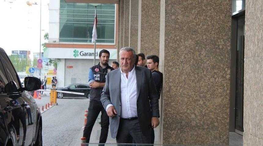 Cumhurbaşkanı Erdoğan, İstanbul Emniyet M&uuml;d&uuml;r&uuml; &Ccedil;alışkan&rsquo;ı Hastanede Ziyaret Etti