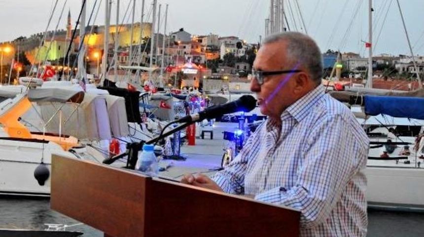 Denizde Kurulan Platformda Satran&ccedil; Oynadılar