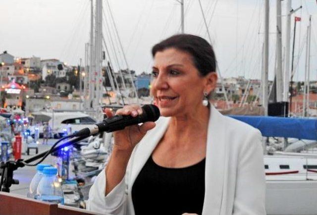 Denizde Kurulan Platformda Satran&ccedil; Oynadılar 1