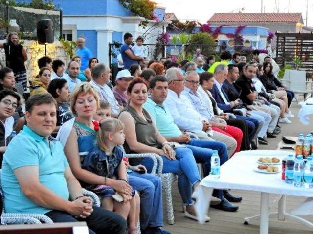 Denizde Kurulan Platformda Satran&ccedil; Oynadılar 3