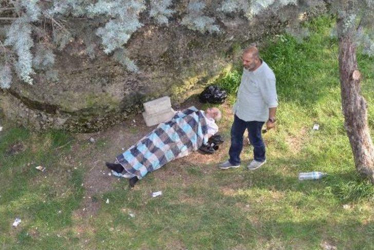 Adana'da Erkek Cesedi Bulundu 