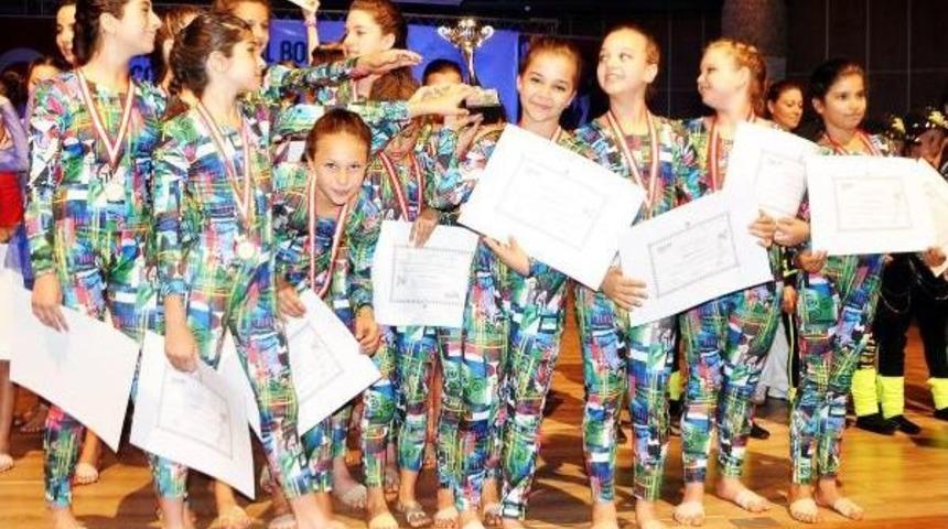 Bodrum'da Dans Yarışması Heyecanı