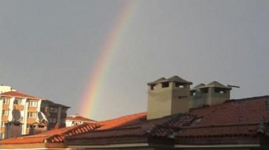 Fotoğraf// İstanbul'da G&ouml;kkuşağı S&uuml;rprizi
