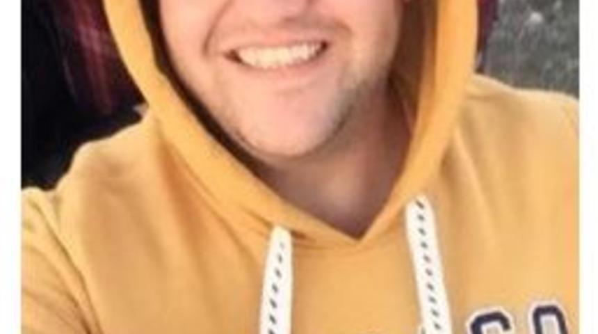 Zehir I&ccedil;ti Kurtarıldı, Ardından Iple Kendini Asarak Intihar Etti