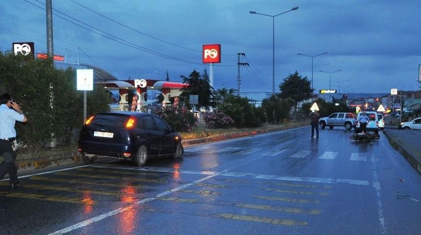 Otomobilin &Ccedil;arptığı Motosiklet S&uuml;r&uuml;c&uuml;s&uuml; Ağır Yaralandı