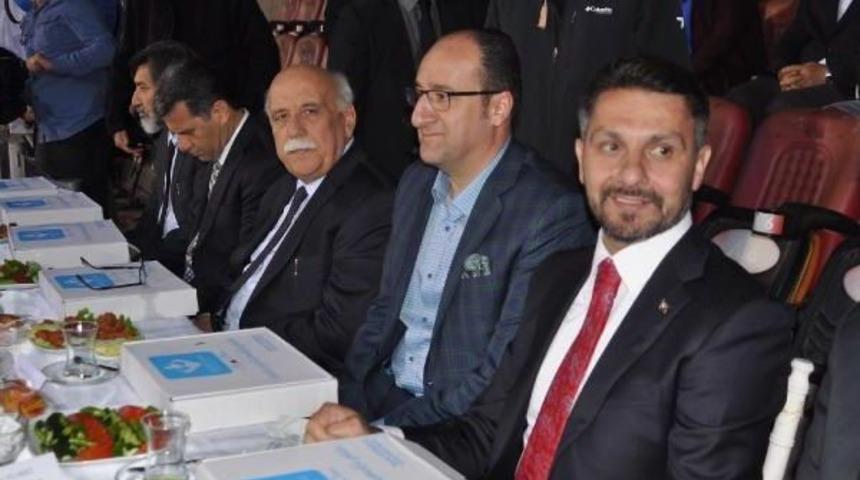 Bakan Avcı Stadyumdaki Iftar Yemeğine Katıldı