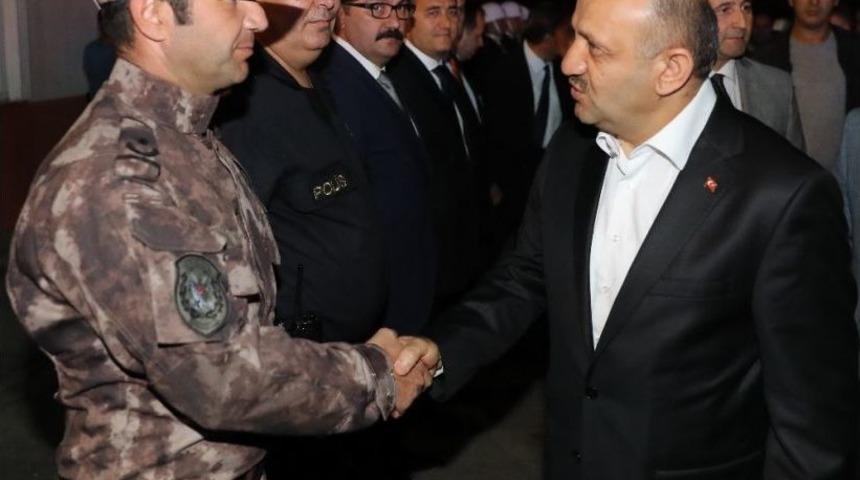 Bakan Işık Mardin&rsquo;de Polislerle Bir Araya Geldi