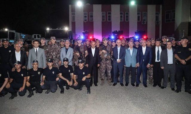 Bakan Işık Mardin&rsquo;de Polislerle Bir Araya Geldi 1
