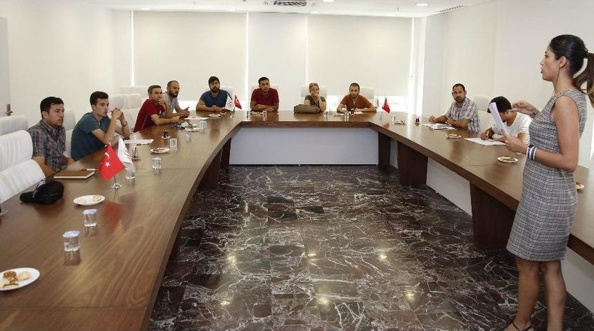 D&ouml;şemealtı Belediyesi&rsquo;nin İşkur Masası &Ccedil;&ouml;z&uuml;m &Uuml;retiyor