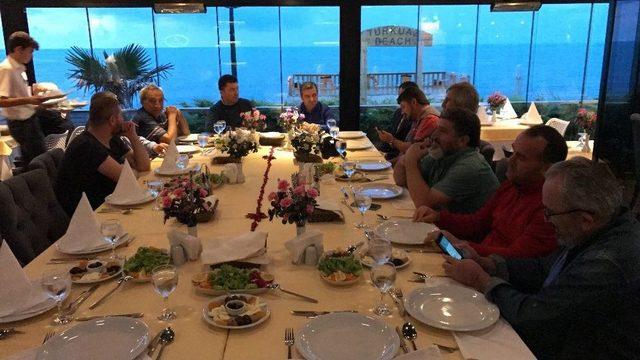 Başkan Yemenici, Basın Mensupları İle İftarda Bir Araya Geldi 1