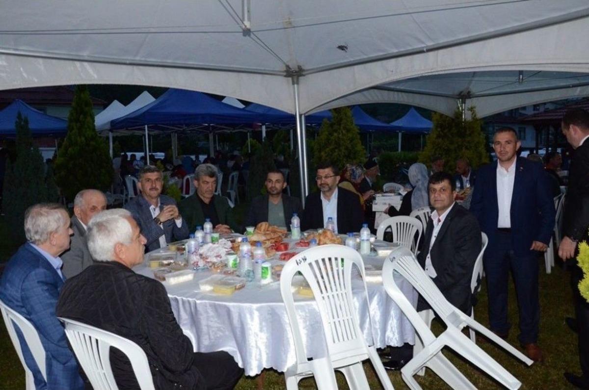 Boğazi&ccedil;i İftarına Yağmur Engel Olmadı