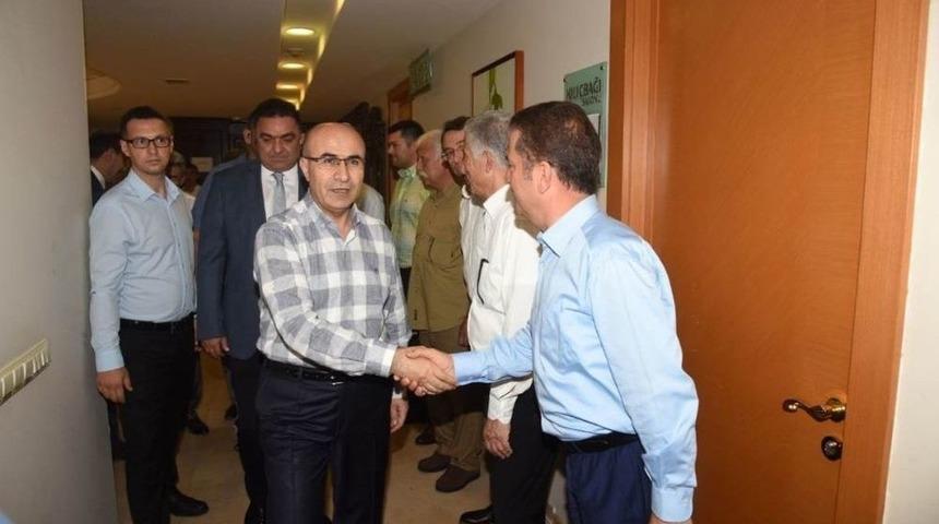 Vali Demirtaş, &Ccedil;ift&ccedil;iler Ve Oda Başkanları İle İftarda Buluştu