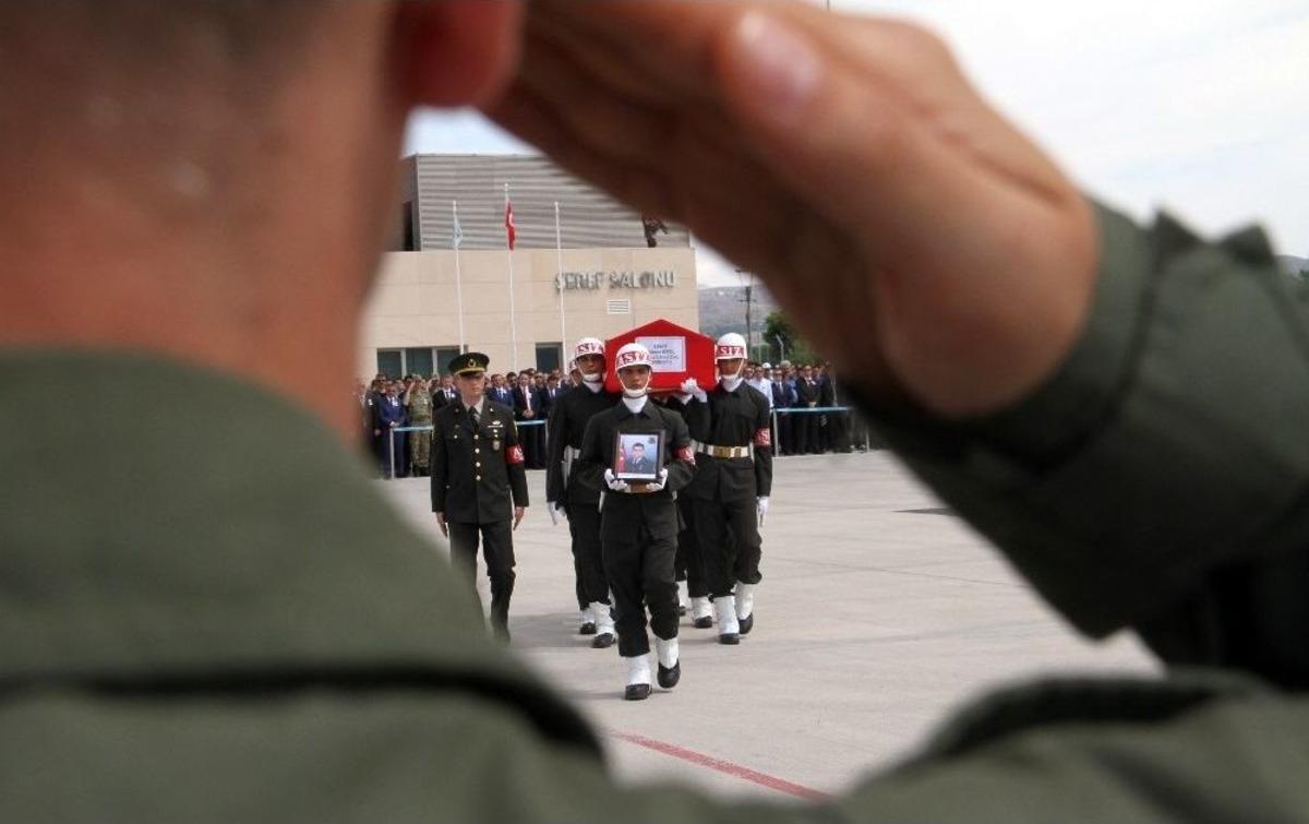 Tunceli Şehidi, T&uuml;rk Yıldızları U&ccedil;ağı İle Memleketine Uğurlandı