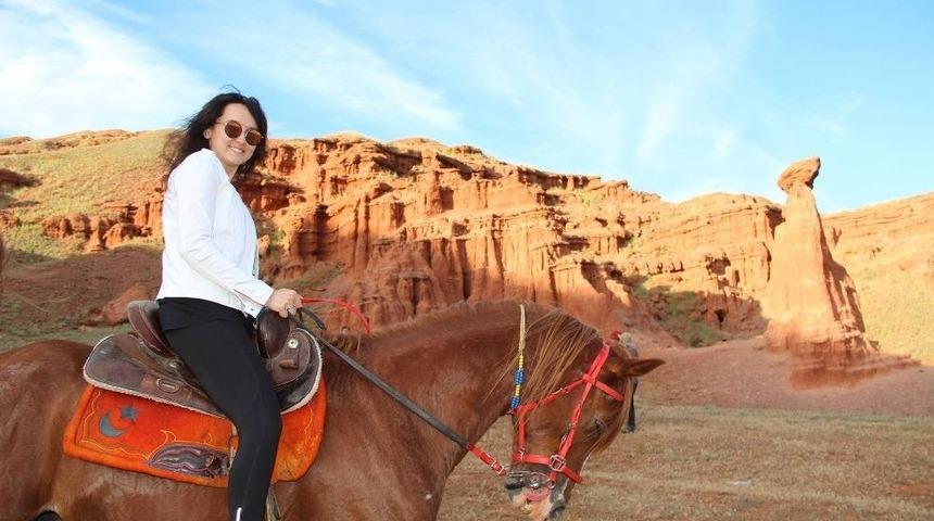 Başkan Peri Bacalarını Fotoğraf&ccedil;ılara Tanıttı