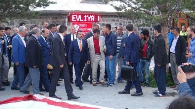 Bakan Zeybekci: Bu Millet Asla Esir Olmadı, Dizleri &Uuml;zerine &Ccedil;&ouml;kmedi 2