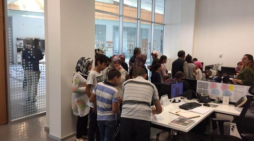 Meram Belediyesi&rsquo;nden 3 Bin &Ouml;ğrenciye Bayramlık