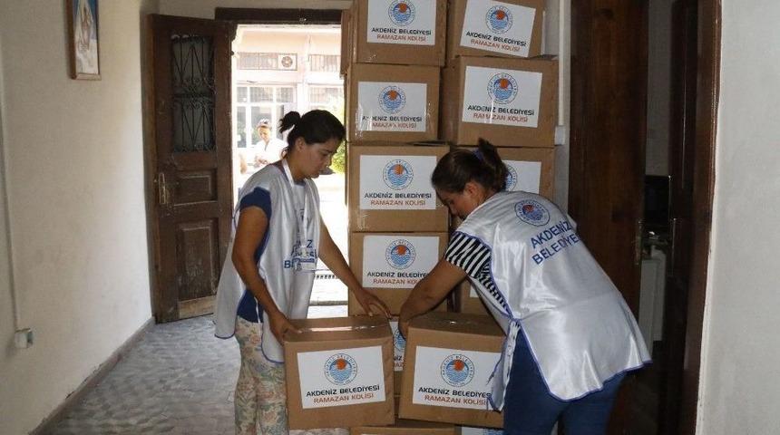 Akdeniz Belediyesi&rsquo;nden Dar Gelirli Ailelere Gıda Yardımı