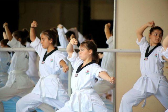 Kepez’in Spor Okullarına Büyük İlgi 1