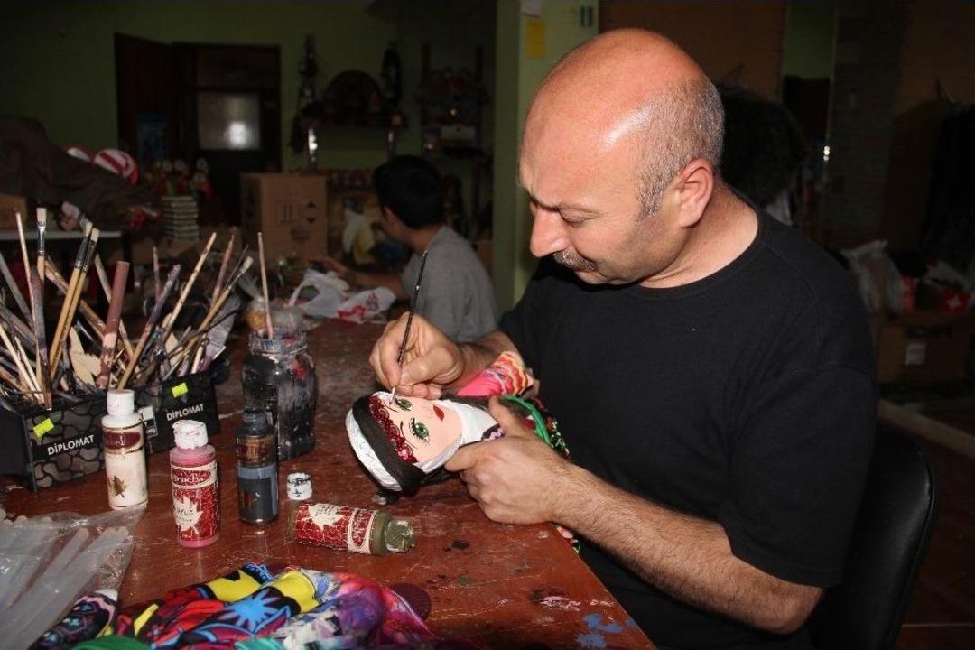 Giysili Bebek Sanatı Yok Olmaya Y&uuml;z Tuttu