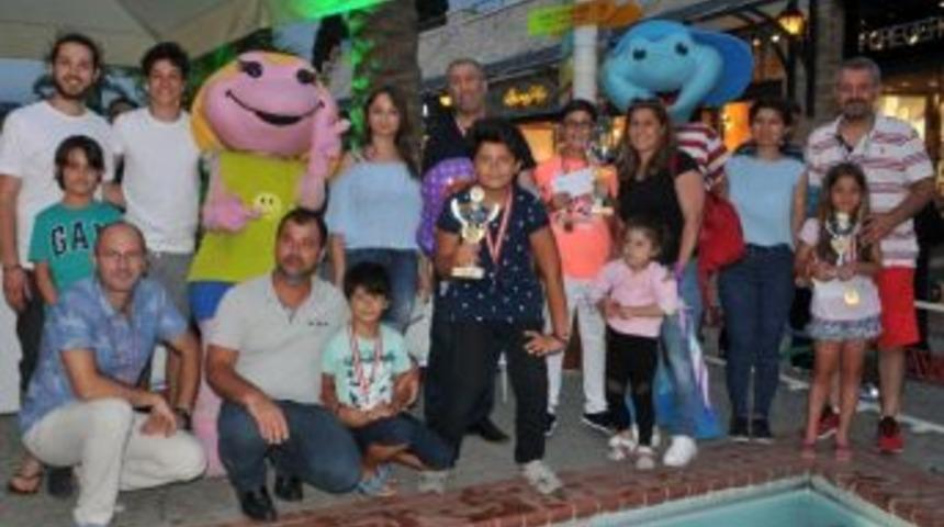 Babalar Ve &Ccedil;ocuklar &rsquo;yelkenler Fora&rsquo; Dedi