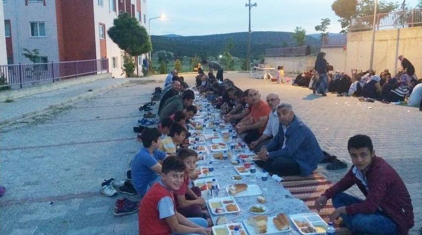 Hisarcık Deprem Konutlarında Toplu İftar