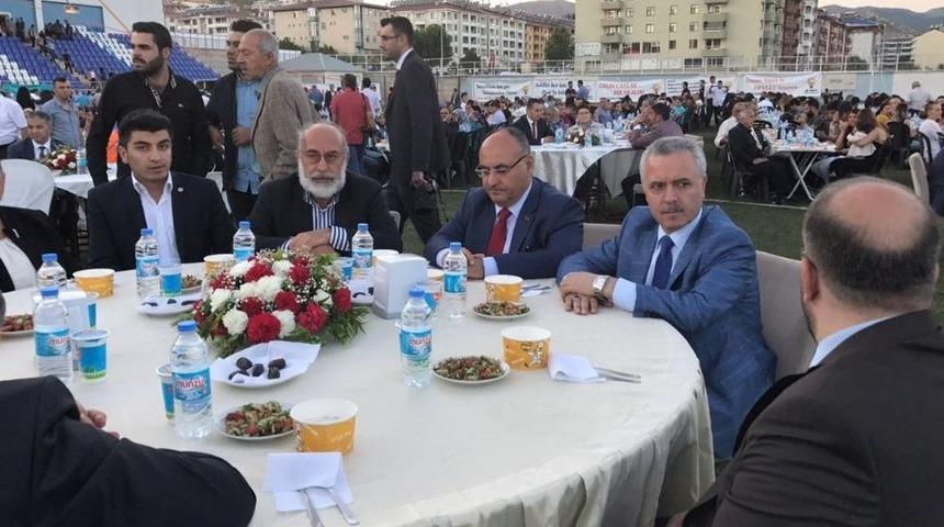 &Uuml;mraniye Belediyesi Tunceli&rsquo;de G&ouml;n&uuml;l Sofraları Kurdu