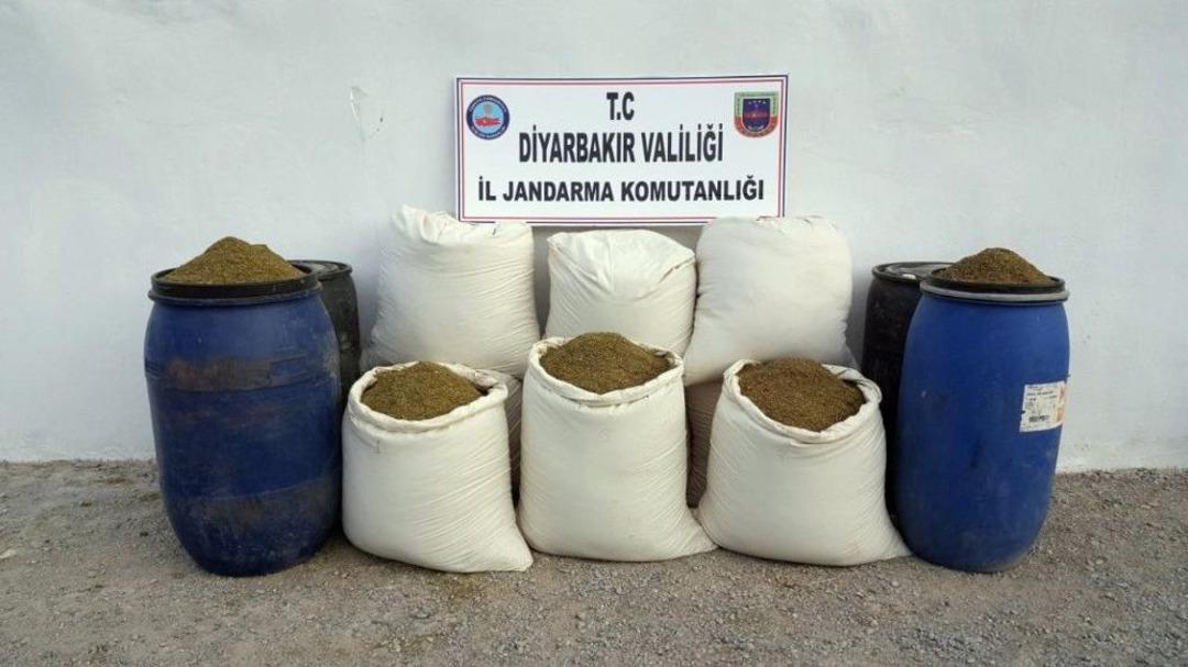 Diyarbakır Kırsalında B&uuml;y&uuml;k Operasyon S&uuml;r&uuml;yor