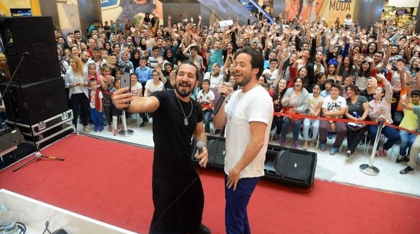 Doğukan Man&ccedil;o Ve Aydın Kurtoğlu&rsquo;ndan Muhteşem Performans