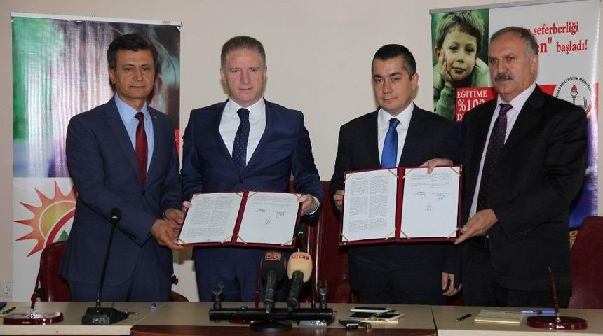 Sivas&rsquo;a 16 Derslikli Okul Yapılacak