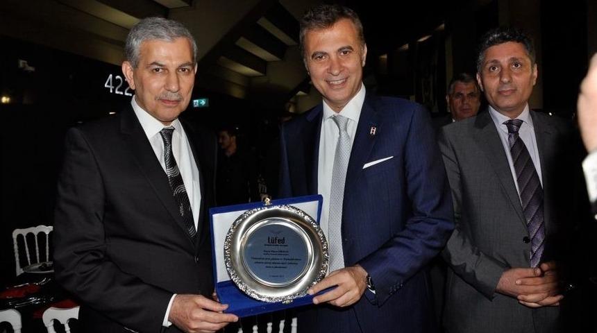 Kara Kartal&rsquo;a T&uuml;rkmen Nişanı