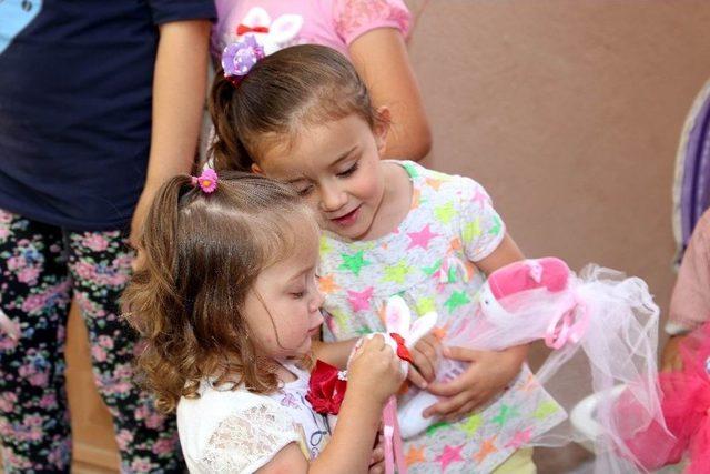 Kilis&rsquo;te, Oyuncaksız &Ccedil;ocuk Kalmasın Projesi 1