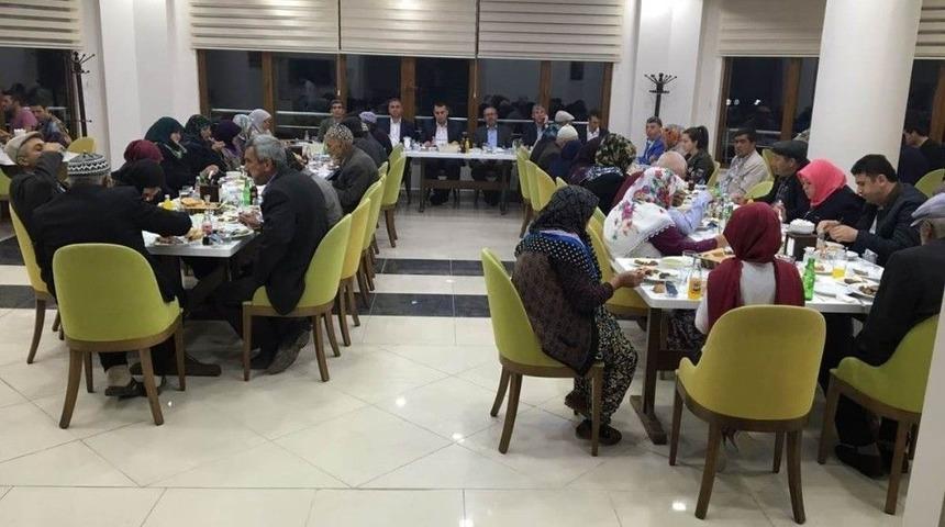 Aslanapa&rsquo;da Şehit Yakınları Ve Gazilere İftar Yemeği