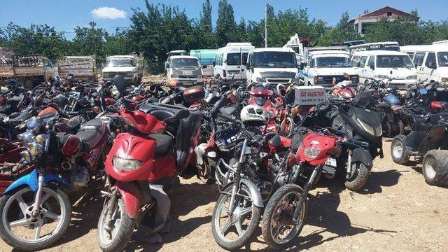 Polis Kurallara Uymayan Motosiklet Sürücülerine Ceza Yağdırdı