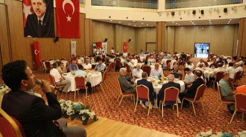 &Ccedil;elikcan Pehlivanlarla İftar Yaptı