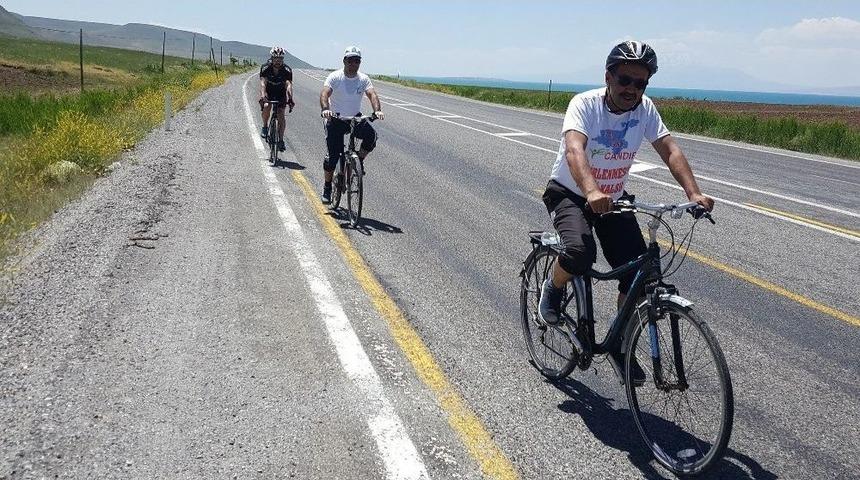 Van G&ouml;l&uuml; Balığı İ&ccedil;in Pedal &Ccedil;evirdiler