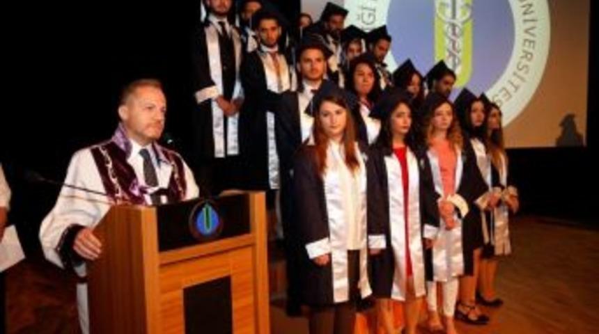 4 Bin &Ouml;ğrenciden 4 Bin Mezuna