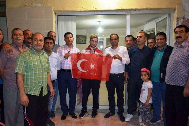 Engelli Milli Basket&ccedil;iye Kahramanlar Gibi Karşılama 1