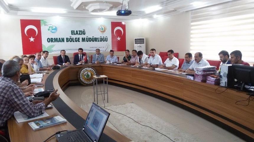 Elazığ Msak Hazar G&ouml;l&uuml; İ&ccedil;in Toplandı