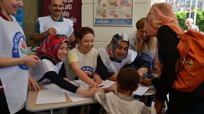 Eğitim-bir-sen&rsquo;den Yetimlere Bayram Hediyesi