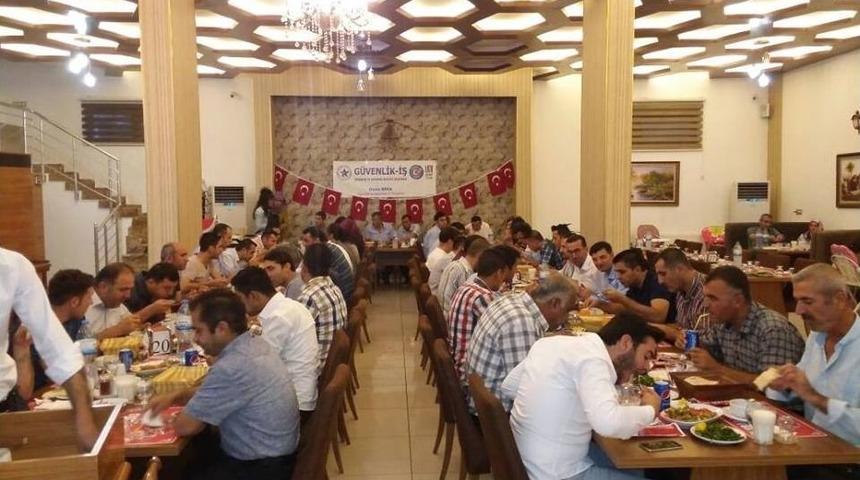 Sendika &Uuml;yeleri İftarda Buluştu