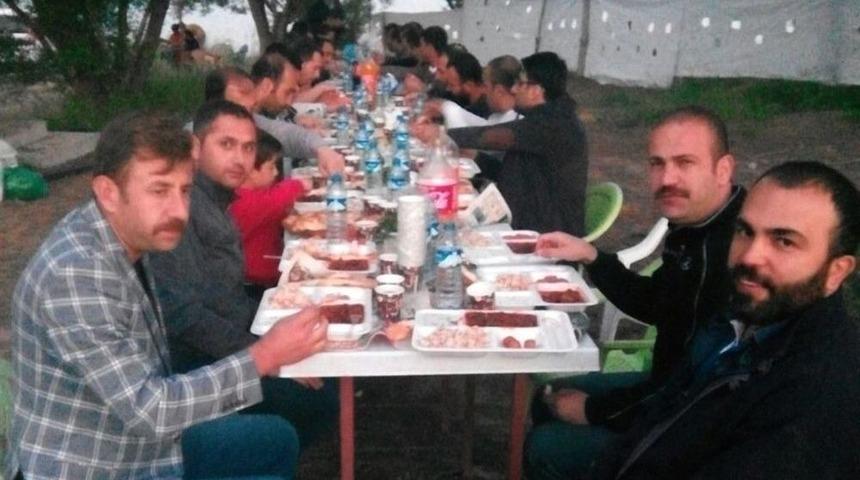 Bitlis Anadolu Lisesi Mezunları Adilcevaz&rsquo;da İftar A&ccedil;tı