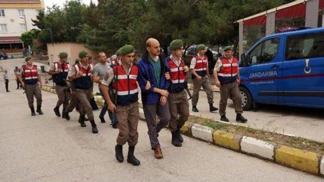 Firari Fetö'cülerin Eşleri Yunanistan'a Kaçarken Yakalandı